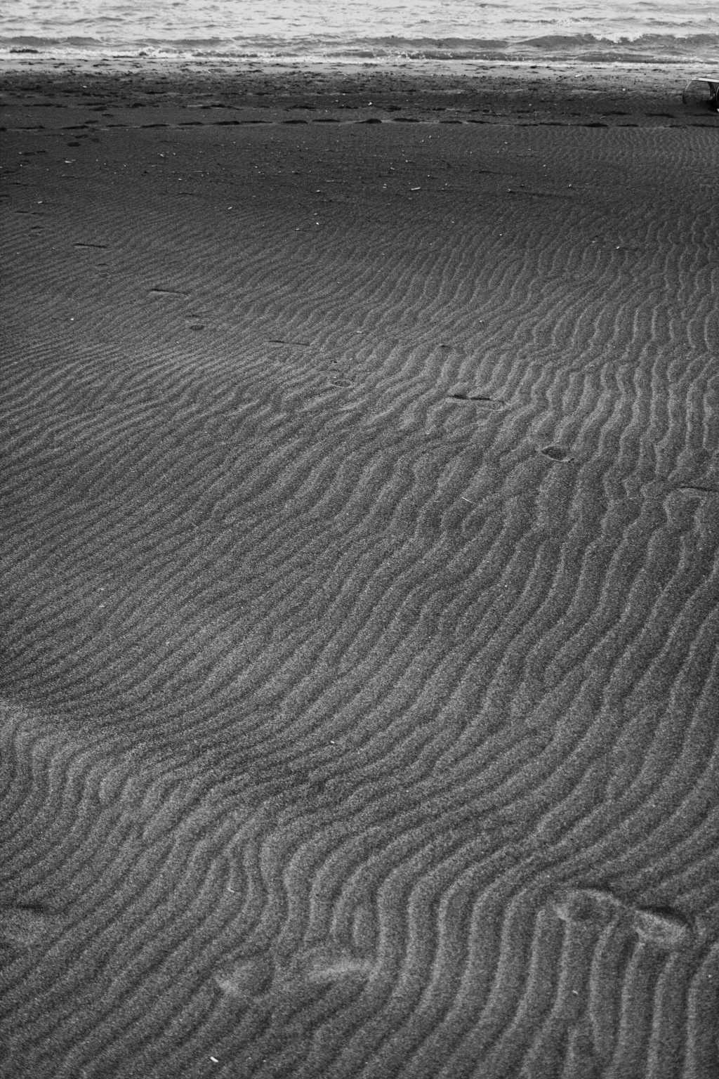 Lo scirocco a Ostia: una maschera di bellezza per il mare ma non per gli abitanti